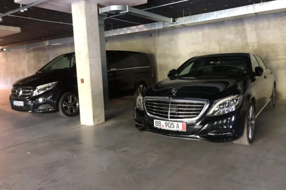Mercedes-Benz V-Class private airport shuttle